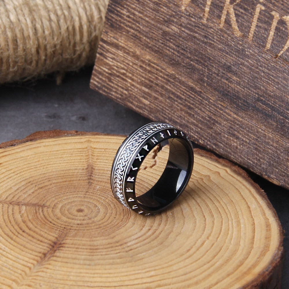 Knots & Runes Ring - DARK MOON