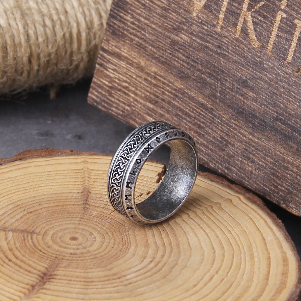 Knots & Runes Ring - DARK MOON