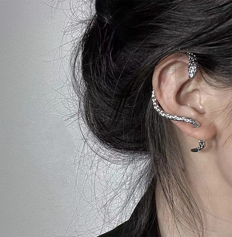 Snake Earcuff - DARK MOON