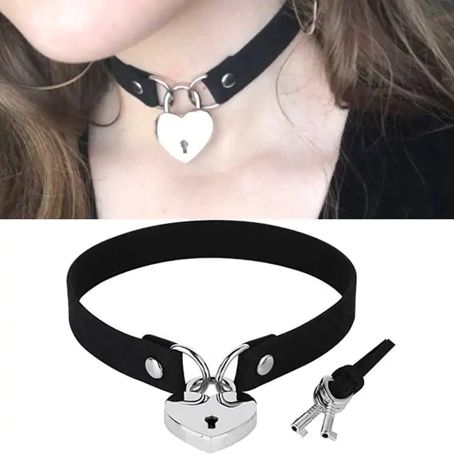 Leather Heart Ring Choker