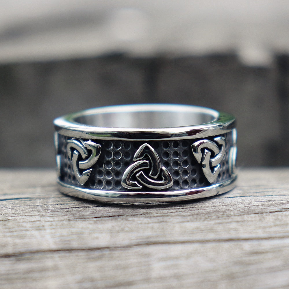 Triquetra Band Ring - DARK MOON