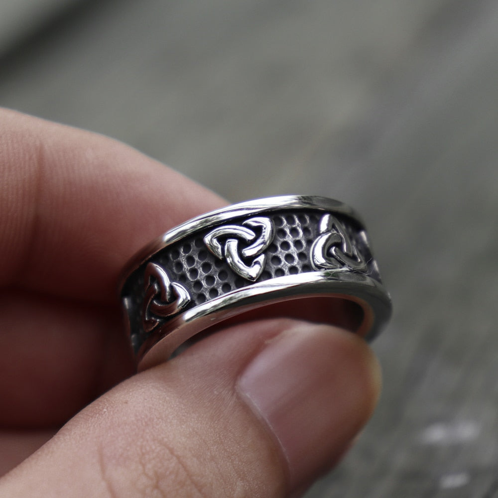 Triquetra Band Ring - DARK MOON