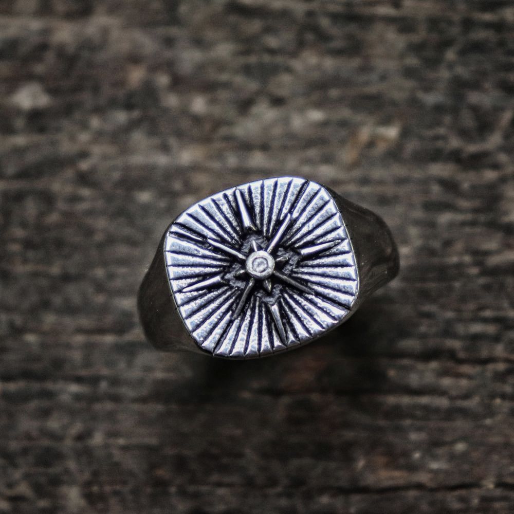 Polaris Star Signet Ring - DARK MOON