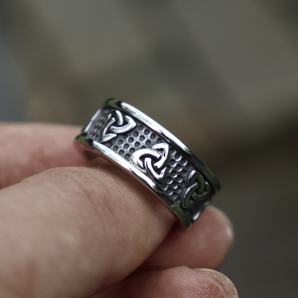 Triquetra Band Ring - DARK MOON