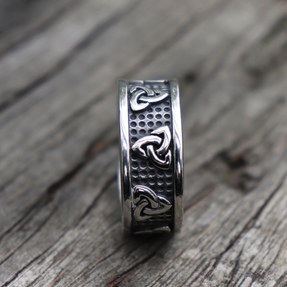 Triquetra Band Ring - DARK MOON